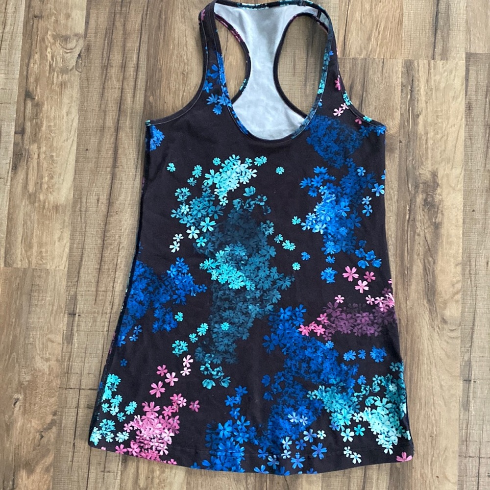 Lululemon tank
